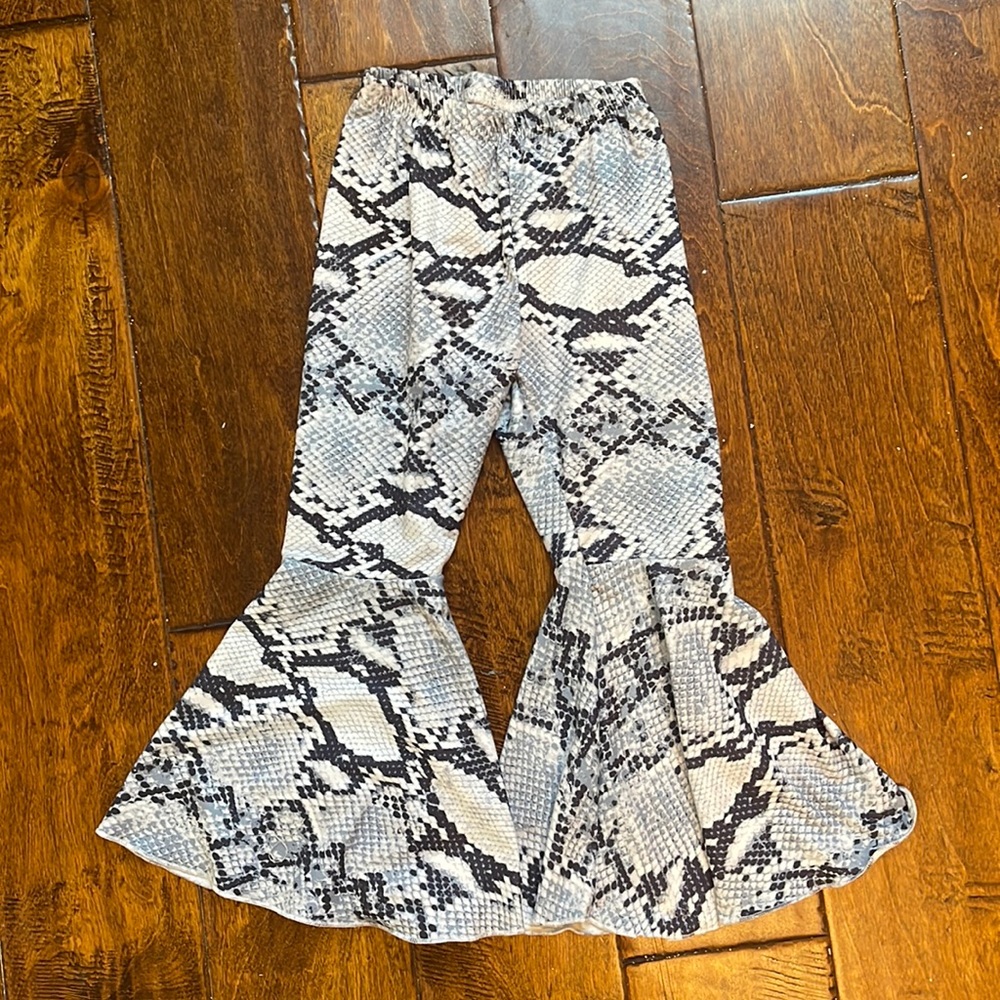 Boutique bell bottom pants girls